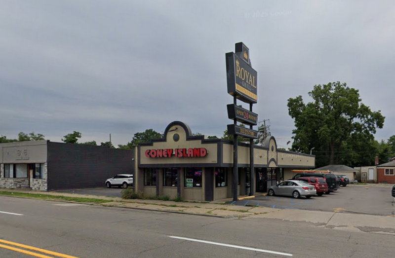 Clock Restaurant - Detroit - 16031 Mcnichols (newer photo)
